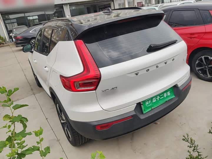 Volvo XC40 EV, 2022 — фото 5 из 9