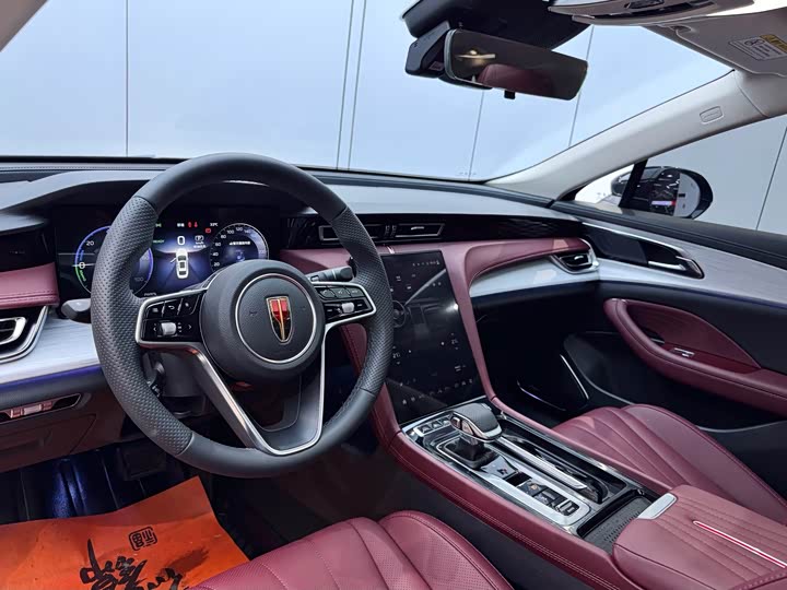 Hongqi H5 Hybrid, 2025 — фото 8 из 9
