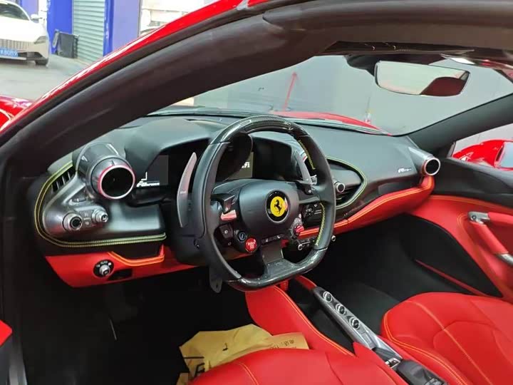 Ferrari F8, 2022 — фото 3 из 3