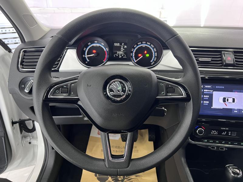 Skoda Rapid, 2022 — фото 10 из 12