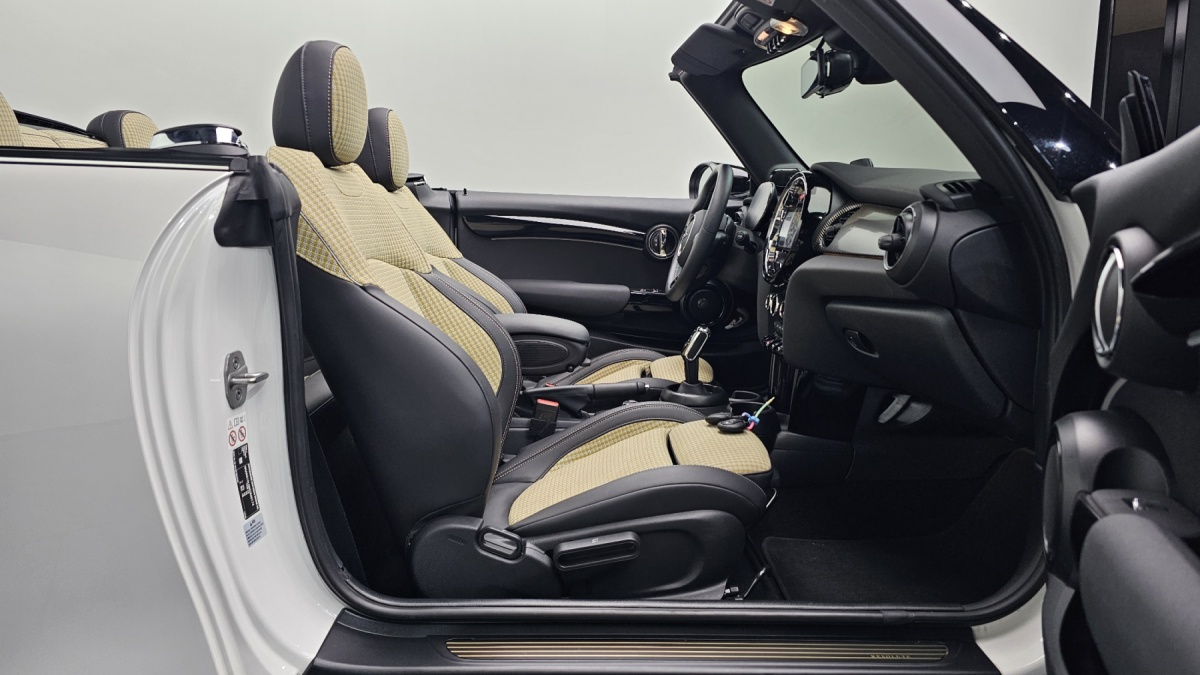 Mini Cooper Convertible, 2023 — фото 11 из 12
