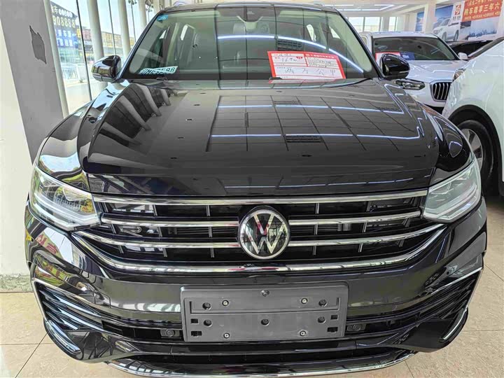 Volkswagen Tiguan L Pro, 2023 — фото 2 из 10