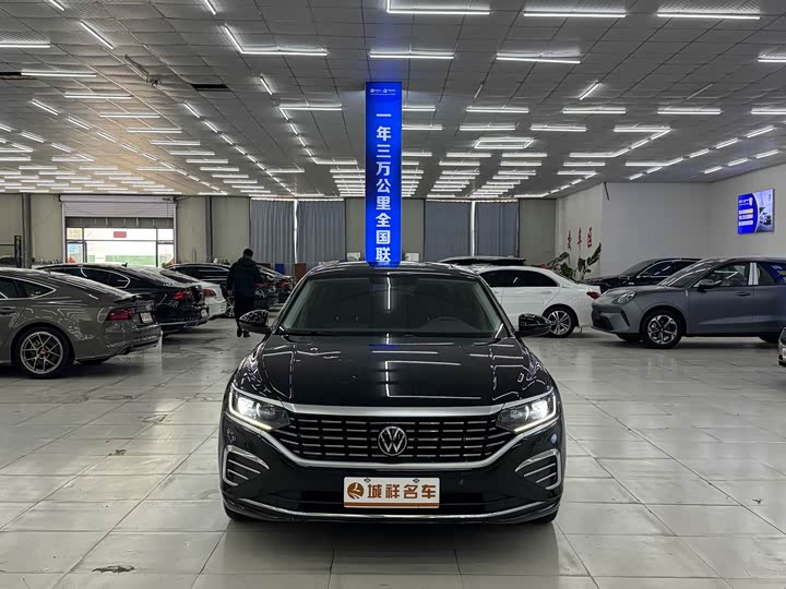 Volkswagen Passat, 2023 — фото 2 из 9