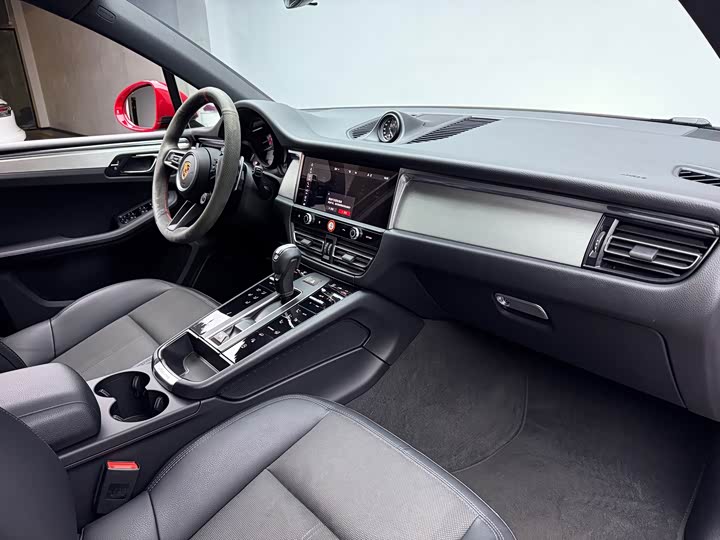Porsche Macan, 2022 — фото 6 из 9