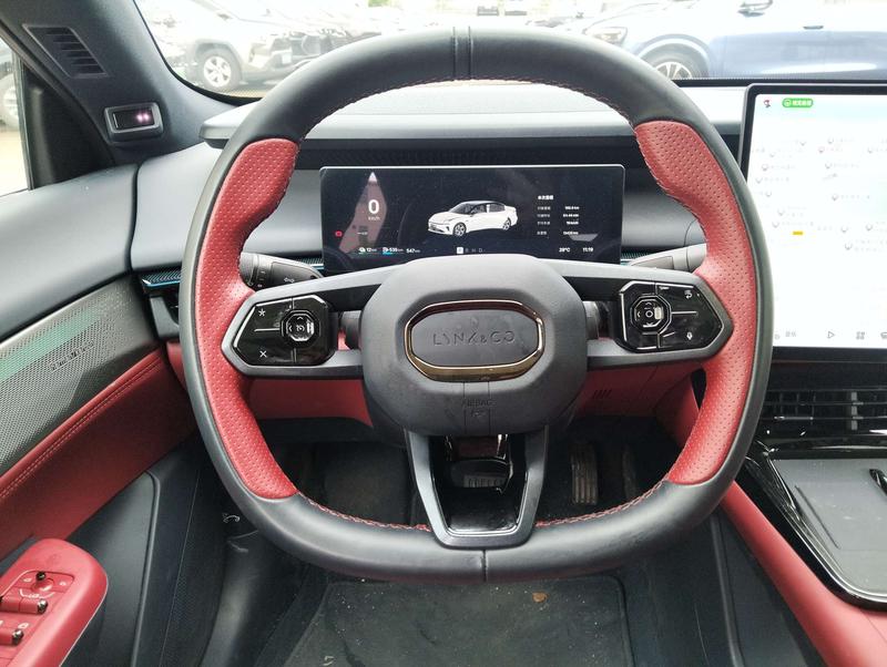 Lynk & Co 07 EM-P Hybrid, 2025 — фото 9 из 12
