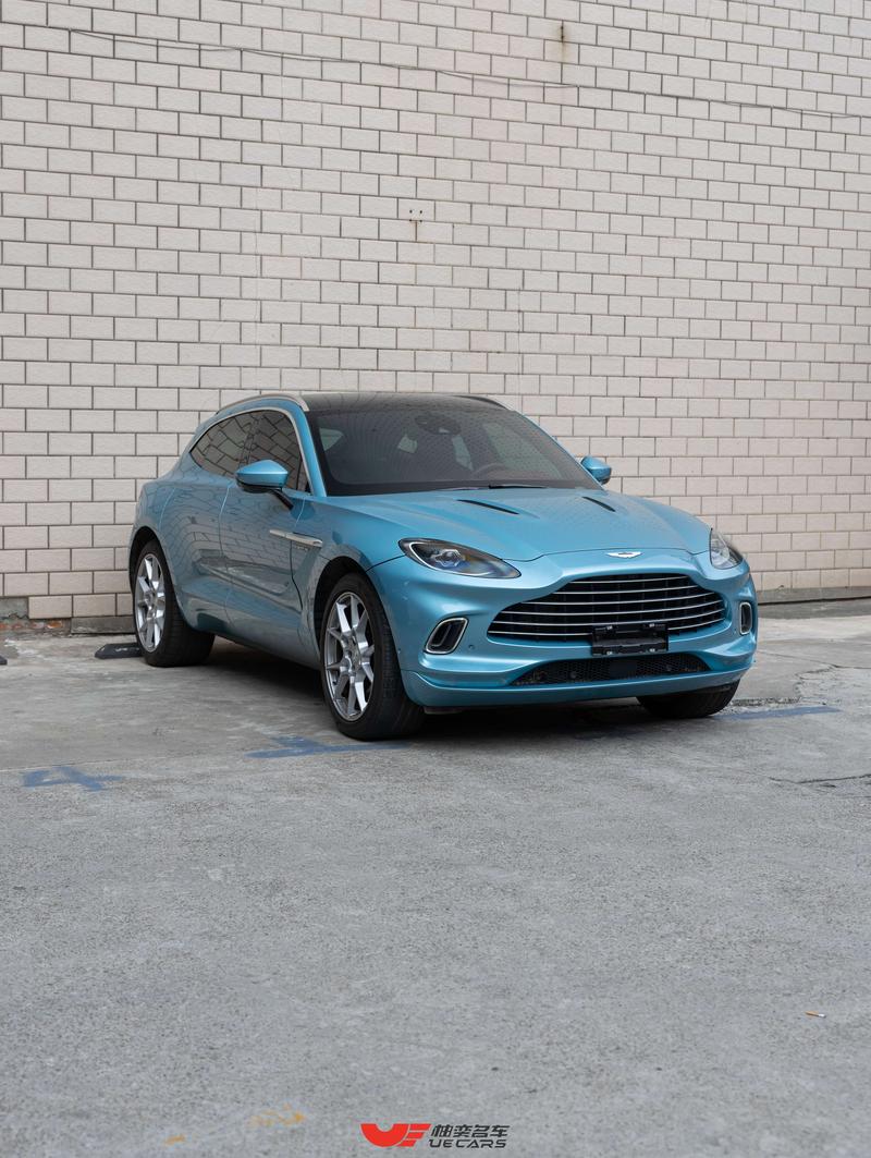 Aston Martin DBX, 2022 — фото 3 из 12