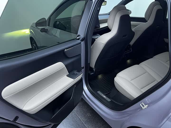 Volvo XC70 Hybrid, 2025 — фото 5 из 9