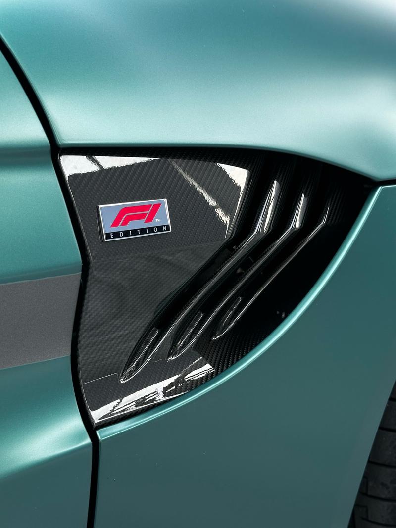 Aston Martin V8 Vantage, 2021 — фото 9 из 12