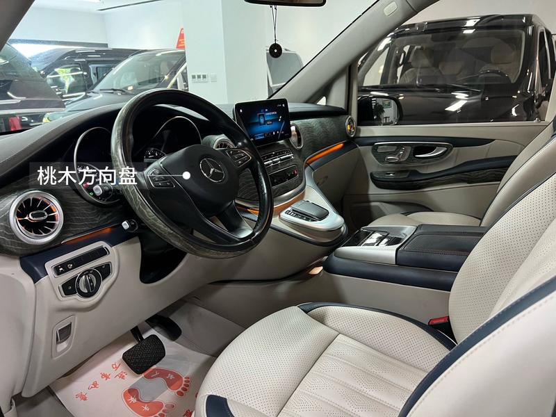 Mercedes-Benz V-Class, 2023 — фото 8 из 12