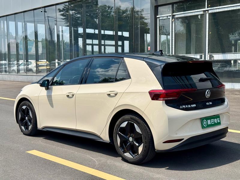 Volkswagen ID.3, 2024 — фото 5 из 9