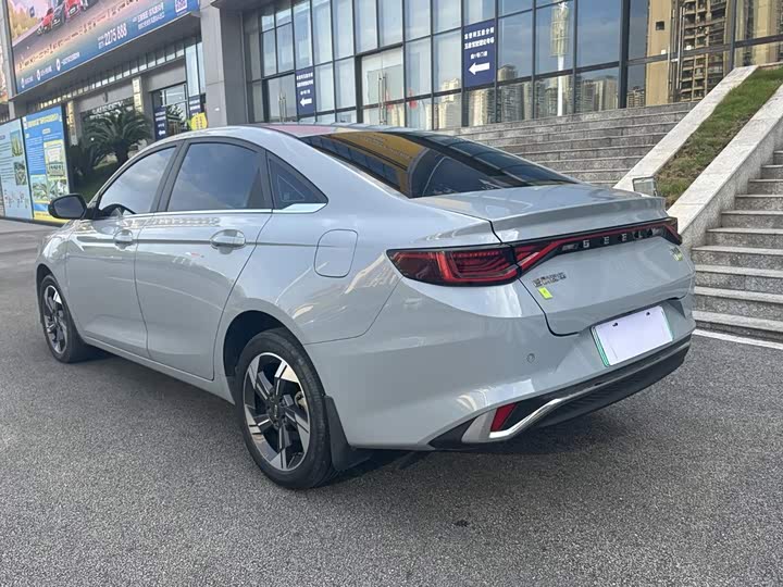 Geely Emgrand L Hi·P Hybrid, 2023 — фото 5 из 9