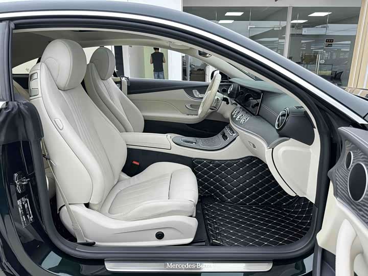 Mercedes-Benz E-Class, 2023 — фото 3 из 9