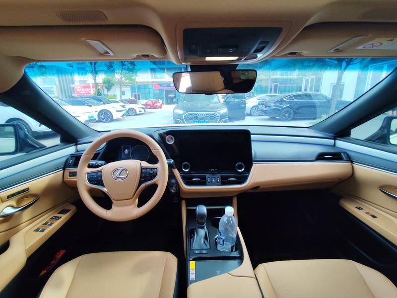 Lexus ES, 2026 — фото 6 из 10