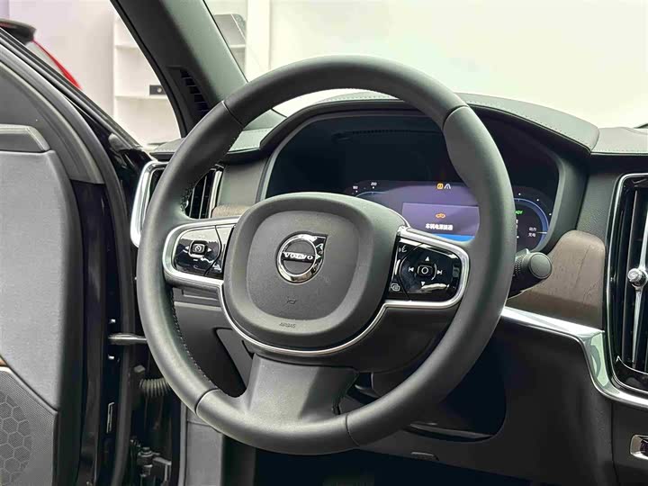 Volvo S90 Hybrid, 2024 — фото 9 из 9