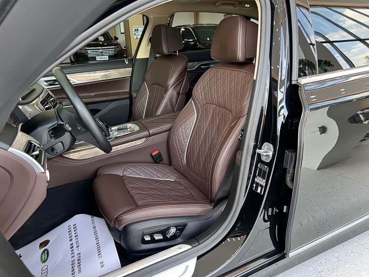 BMW 7 Series, 2022 — фото 8 из 9