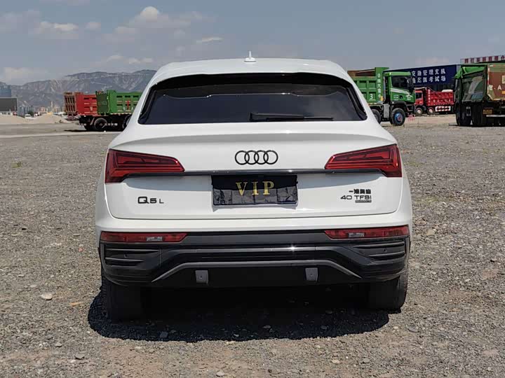 Audi Q5L Sportback, 2023 — фото 6 из 9