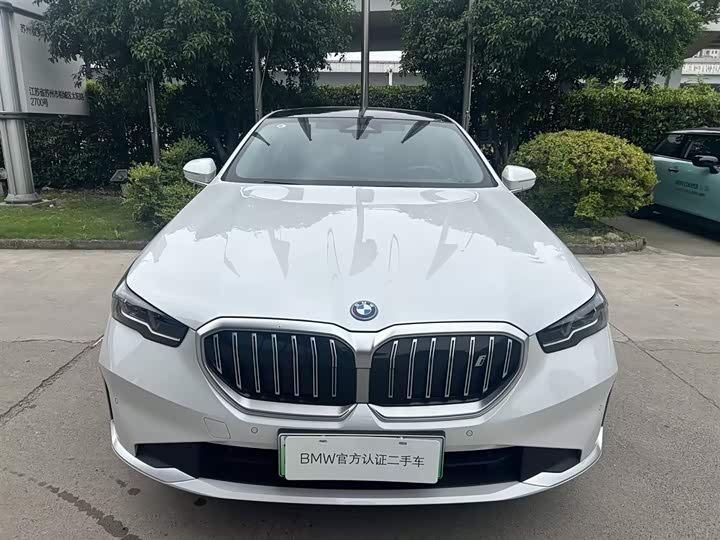 BMW i5, 2025 — фото 2 из 9