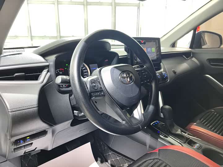 Toyota Corolla Cross, 2023 — фото 7 из 9