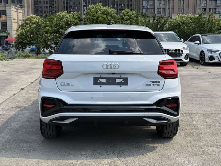 Audi Q2L, 2023 — фото 8 из 9