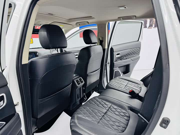 Mitsubishi Outlander, 2021 — фото 7 из 9