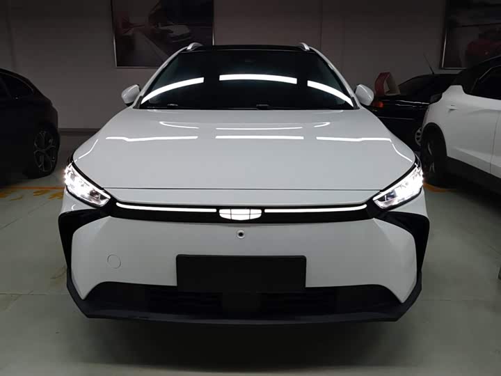 Geely Geometry M6, 2022 — фото 3 из 9