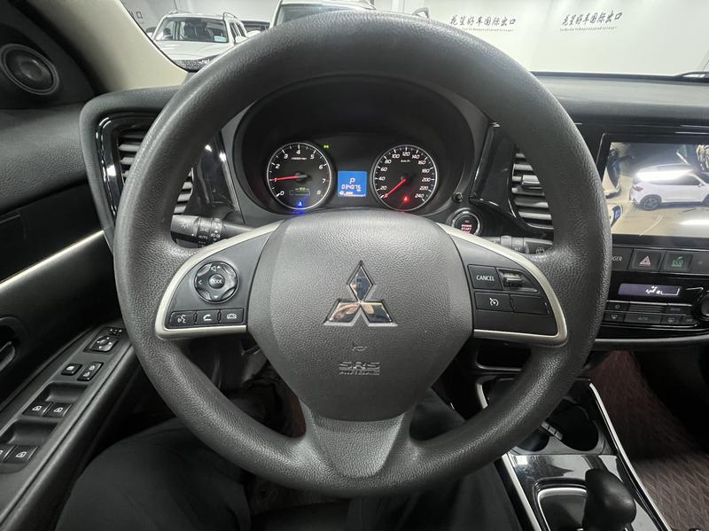 Mitsubishi Outlander, 2022 — фото 11 из 12