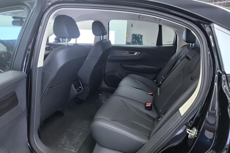 Hongqi E-QM5, 2025 — фото 8 из 10