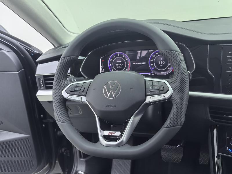 Volkswagen Passat, 2025 — фото 10 из 12