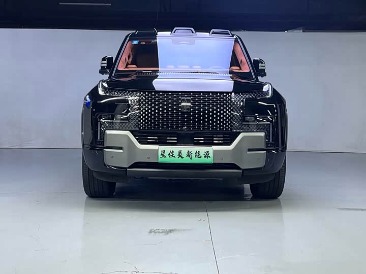 BYD Yangwang U8, 2023 — фото 2 из 9
