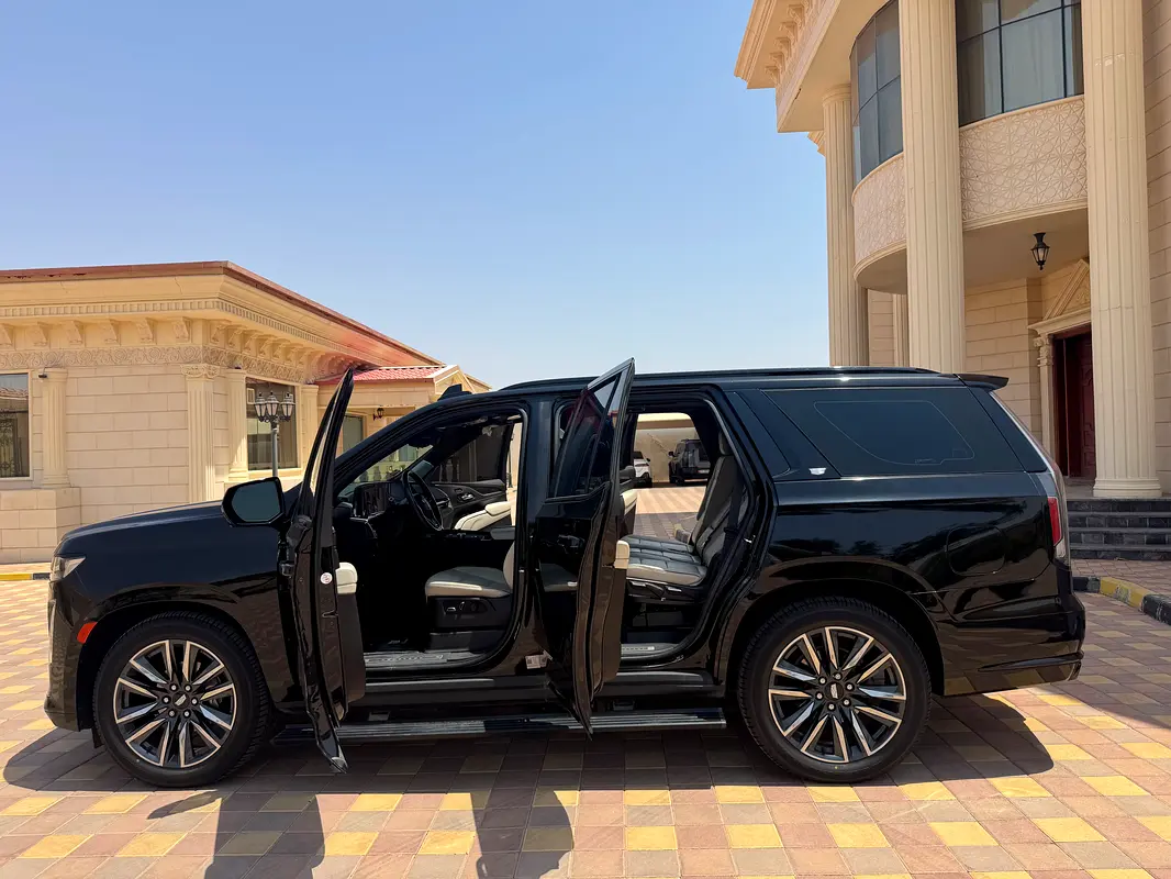 Cadillac Escalade, 2022 — фото 9 из 10