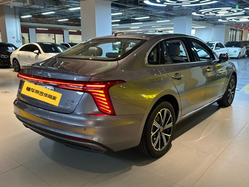 Hongqi H5 Hybrid, 2025 — фото 6 из 11