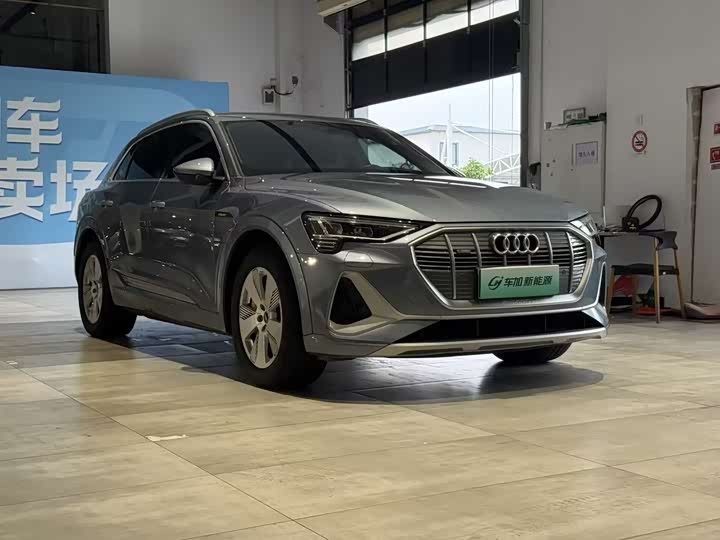 Audi e-tron, 2023 — фото 3 из 9