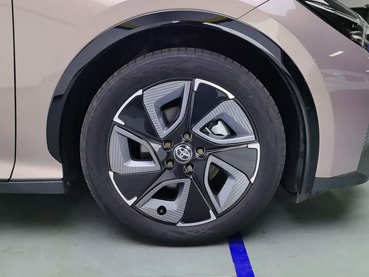 Toyota bZ3, 2023 — фото 6 из 9