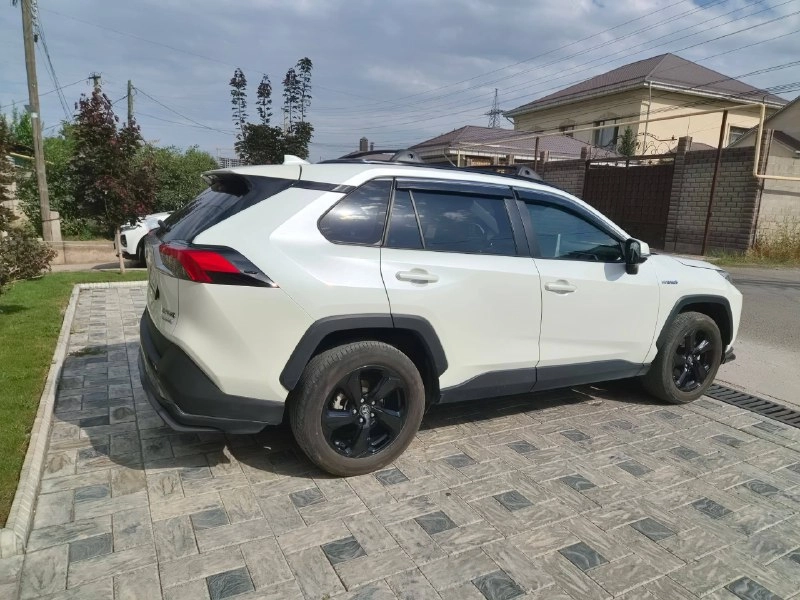Toyota Rav4, 2021 — фото 2 из 12
