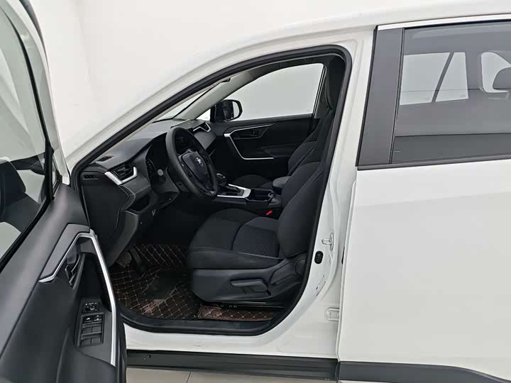 Toyota Wildlander, 2023 — фото 7 из 9