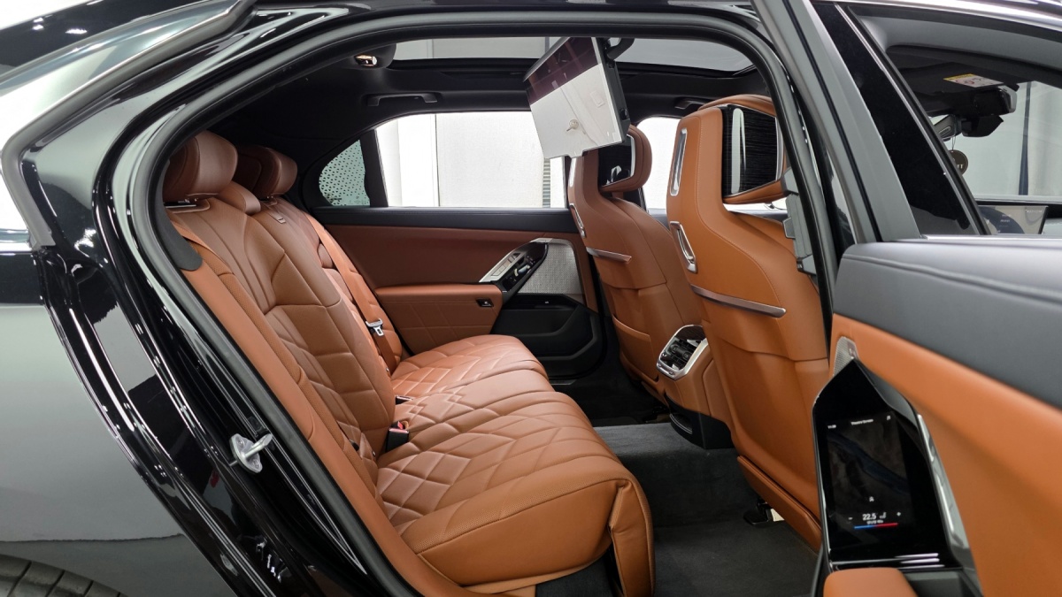 BMW 7 Series, 2025 — фото 11 из 12