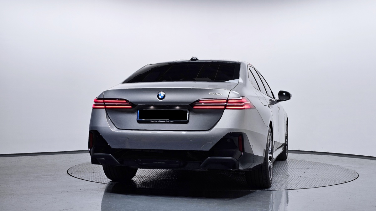 BMW 5 Series, 2025 — фото 4 из 12