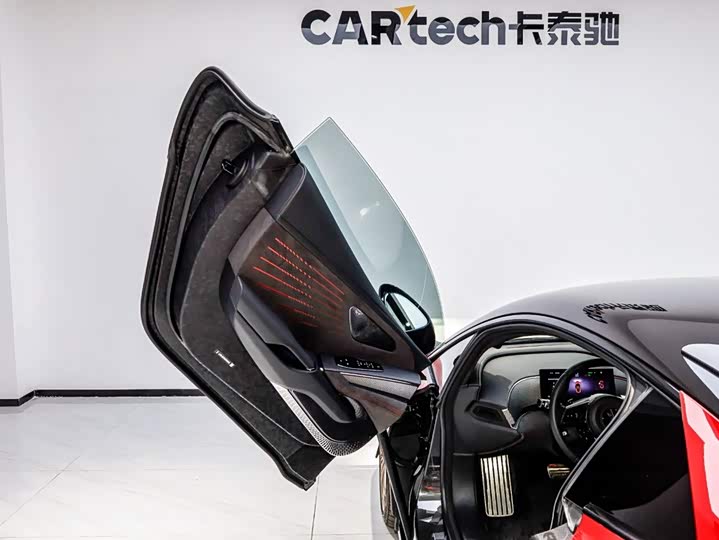 BYD Yangwang U9, 2025 — фото 8 из 9