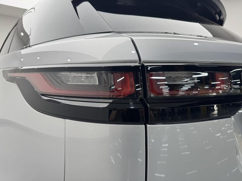 Land Rover Range Rover Velar, 2021 — фото 10 из 12
