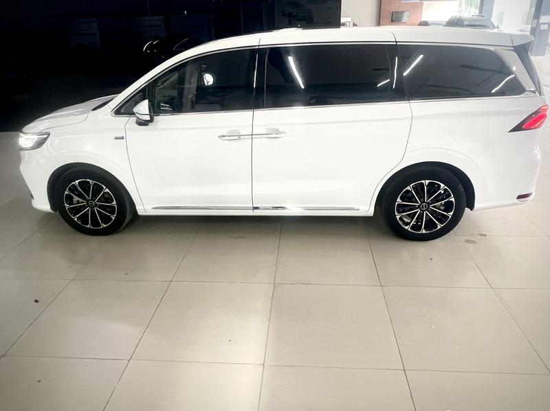 Roewe iMax 8, 2021 — фото 4 из 12