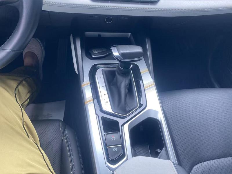 Geely Emgrand L, 2022 — фото 10 из 12