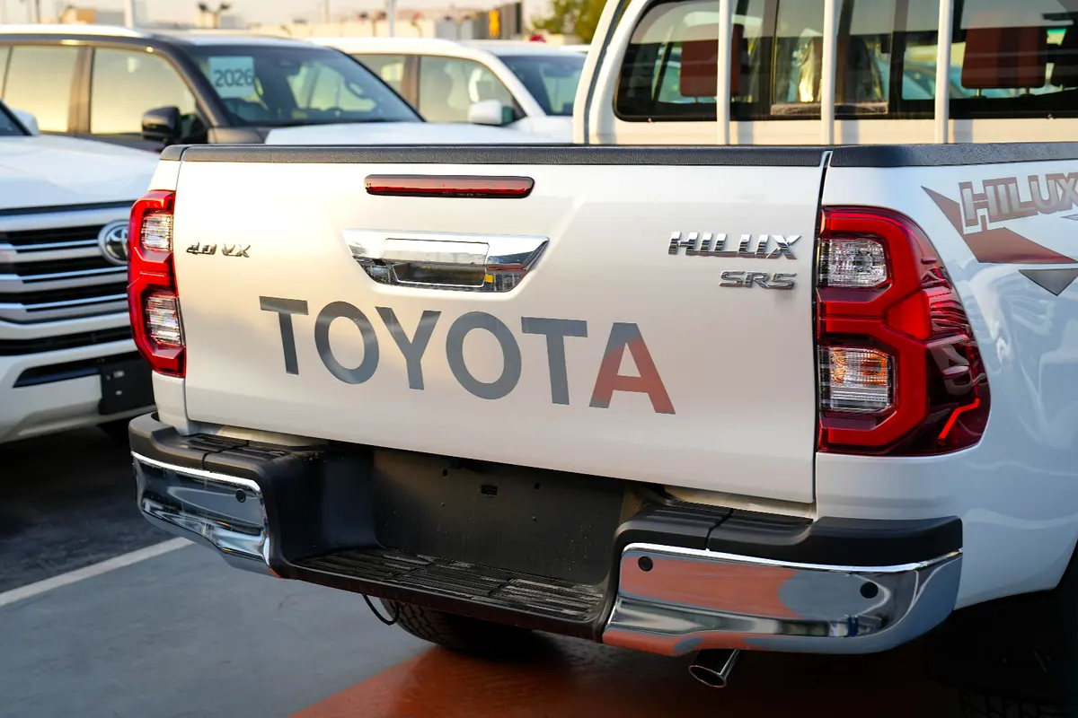 Toyota Hilux, 2026 — фото 7 из 10