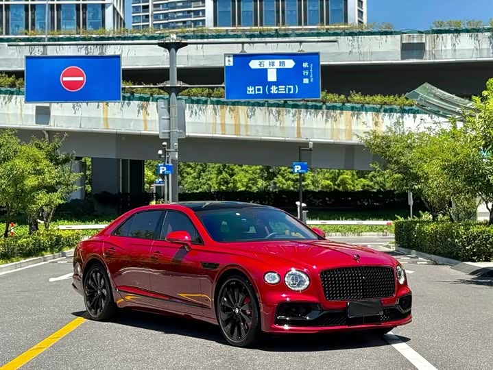 Bentley Flying Spur, 2022 — фото 3 из 9