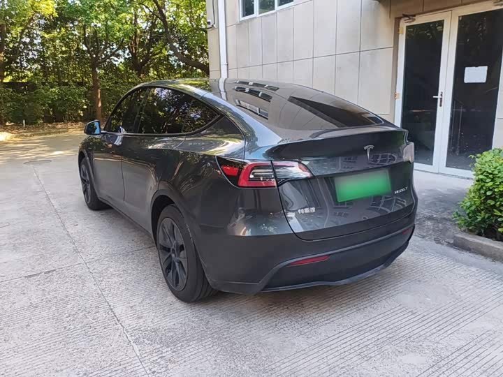 Tesla Model Y, 2024 — фото 5 из 9