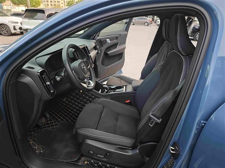 Volvo C40, 2023 — фото 6 из 9