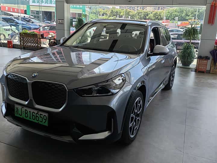 BMW iX1, 2023 — фото 3 из 9