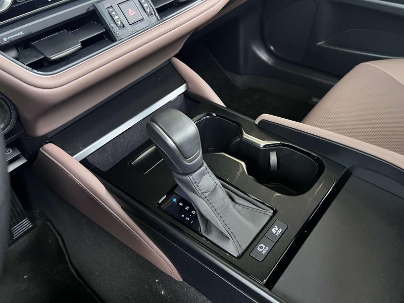 Lexus ES, 2025 — фото 9 из 12