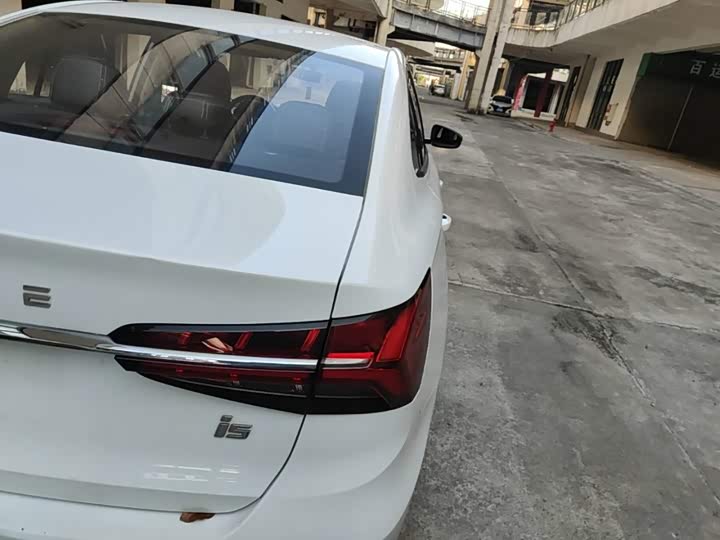 Roewe i5, 2023 — фото 8 из 9