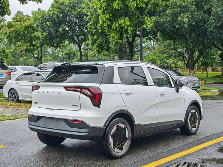 Geely Geometry E Firefly, 2024 — фото 4 из 9