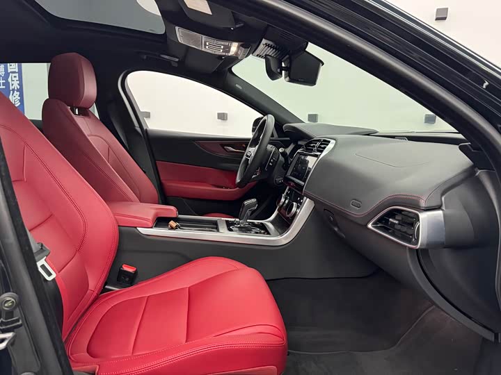 Jaguar XE L, 2023 — фото 7 из 9
